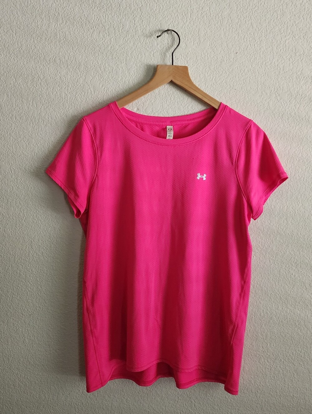 Under Armour Women's Lg Heat Gear Hot Pink Activewear Top